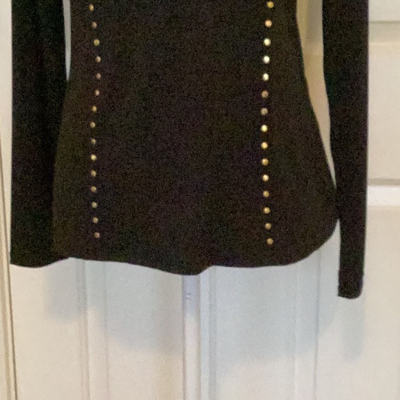 NWT Carmen Mark Valvo Black Slinky Top w/ Gold Studs - Picture 3 of 9